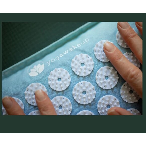 Yoga Wake Up Blue Acupressure Pillow Neck Back Digestion Well Being Home Spa - Picture 3 of 14